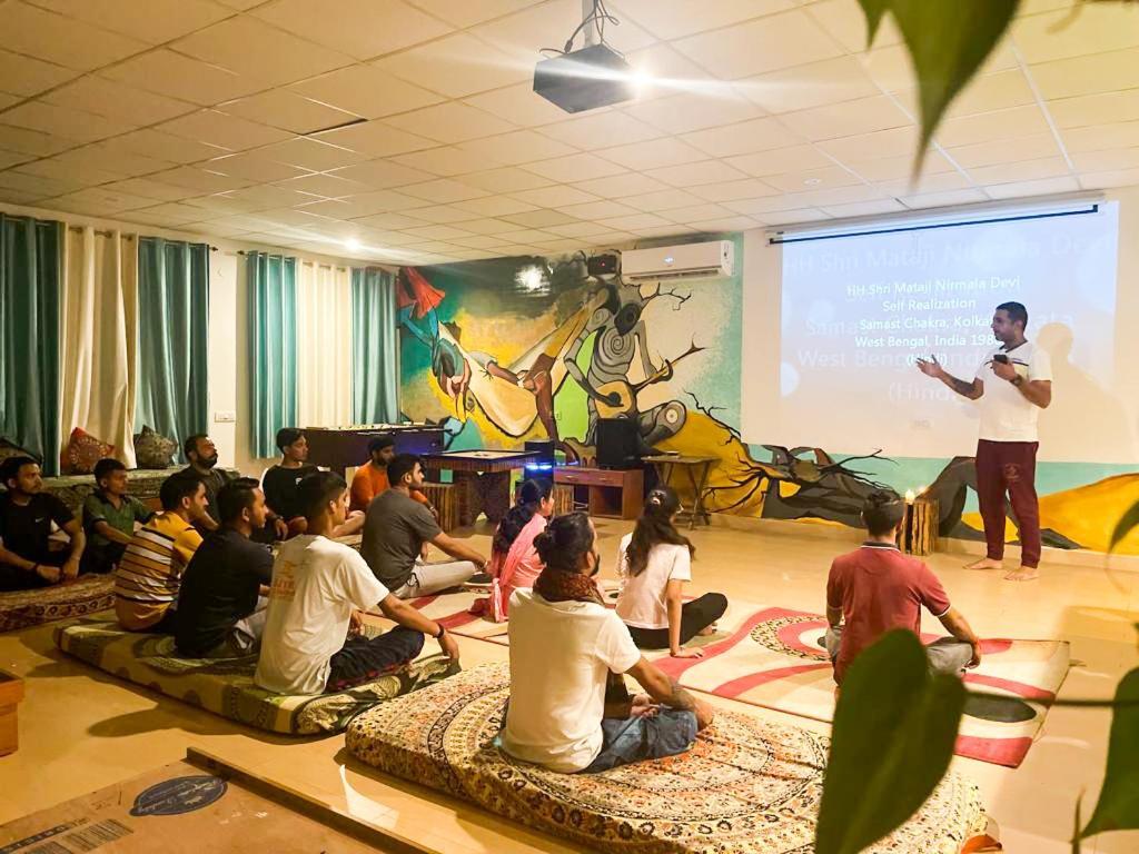 Karwaan Hostel Rishikesh Bagian luar foto