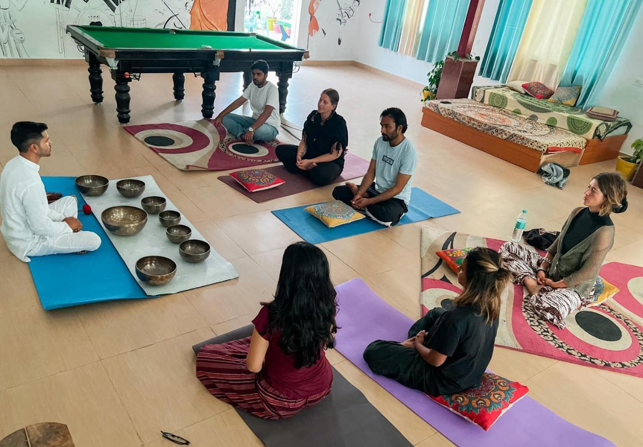 Karwaan Hostel Rishikesh Bagian luar foto